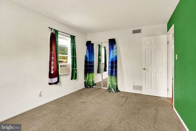 809 EVERGREEN DR, Reading, PA 19610