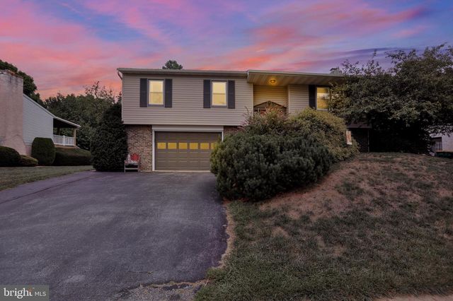 809 EVERGREEN DR, Reading, PA 19610