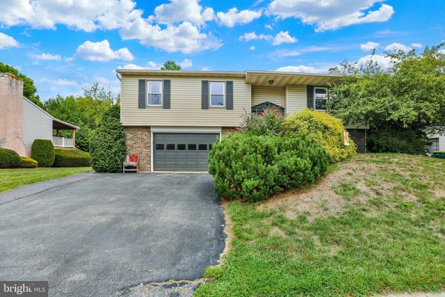809 EVERGREEN DR, Reading, PA 19610