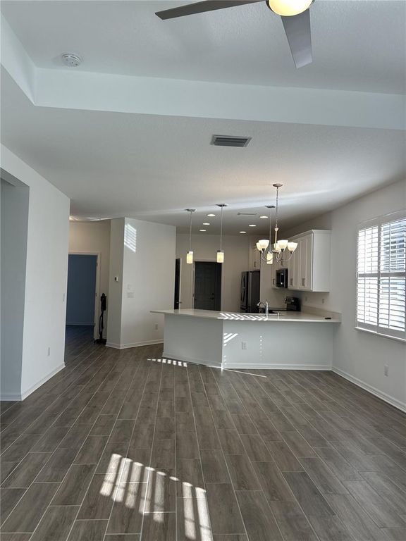 Image 3 of property listing at 5986 FIORE DRIVE, Bradenton, FL 34208