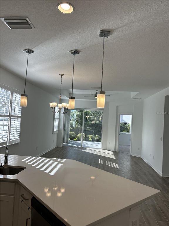 Image 4 of property listing at 5986 FIORE DRIVE, Bradenton, FL 34208