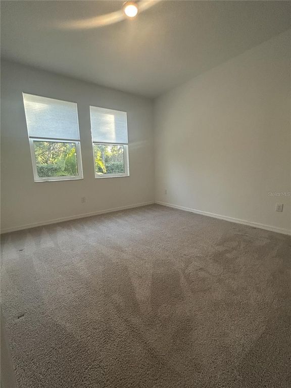 Image 10 of property listing at 5986 FIORE DRIVE, Bradenton, FL 34208