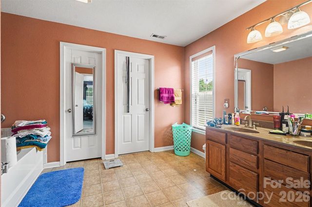 3412 Aldwych Way, Charlotte, NC 28216