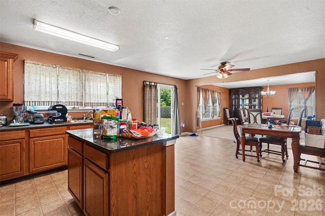 3412 Aldwych Way, Charlotte, NC 28216