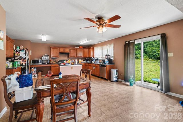 3412 Aldwych Way, Charlotte, NC 28216