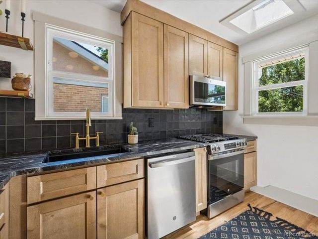 2589 N Glencoe St, Denver, CO 80207