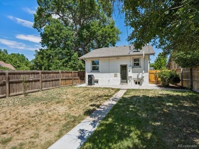 2589 N Glencoe St, Denver, CO 80207