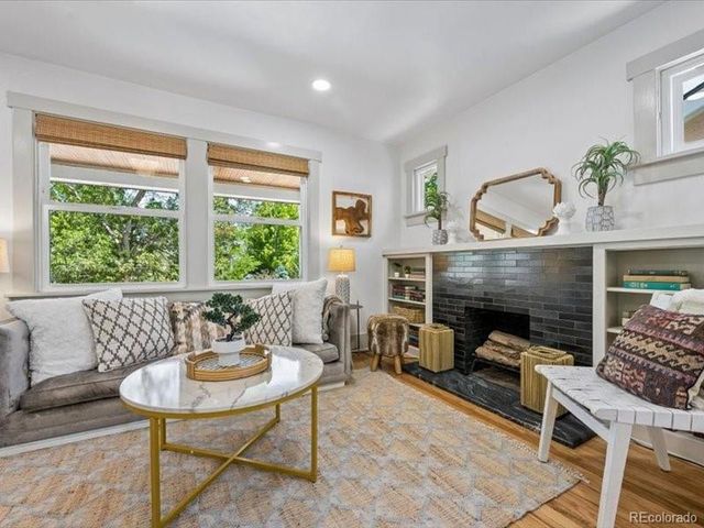 2589 N Glencoe St, Denver, CO 80207