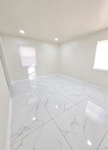 10304 N May Avenue, Oklahoma City, OK 73120