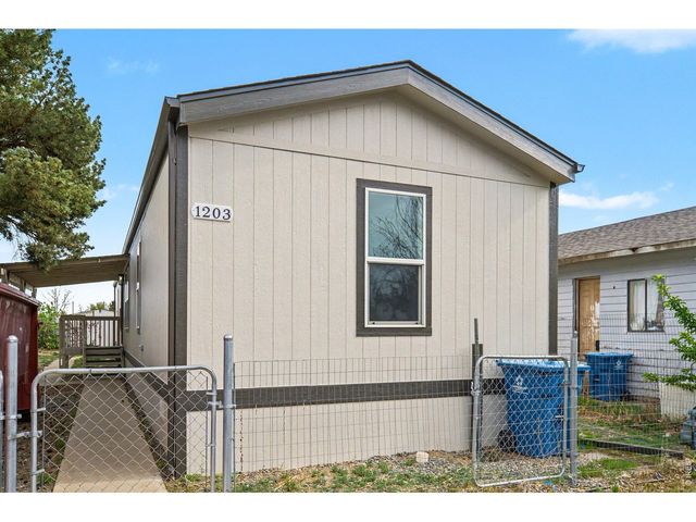 1203 Lilac Dr, Lochbuie, CO 80603