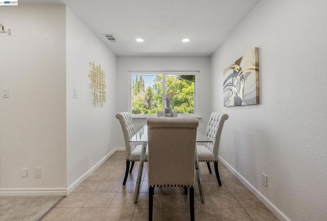 3592 Payne Ave 6, San Jose, CA 95117