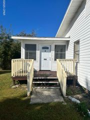606 Florida Avenue, Lynn Haven, FL 32444