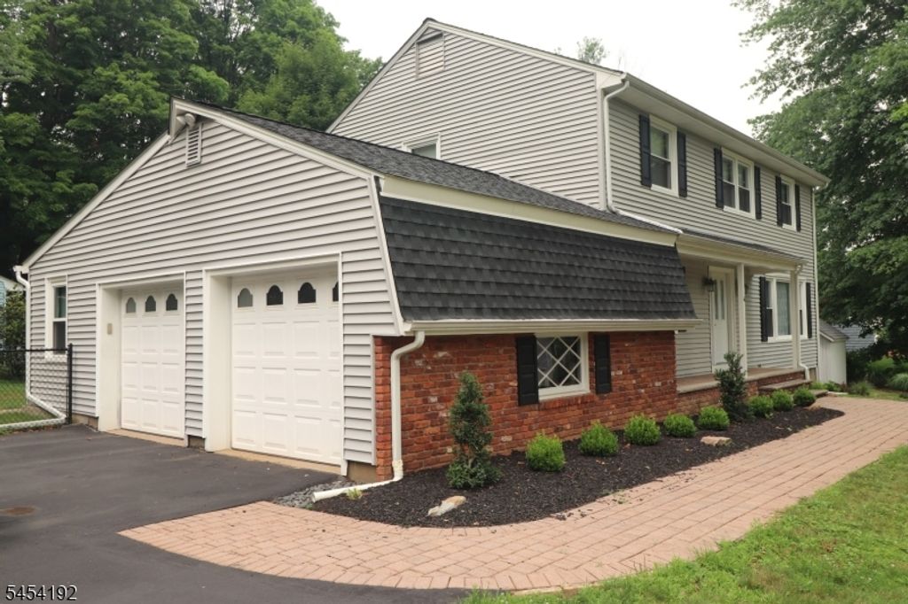 4 W Circuit Dr, Roxbury Twp., NJ 07876 — photo 2
