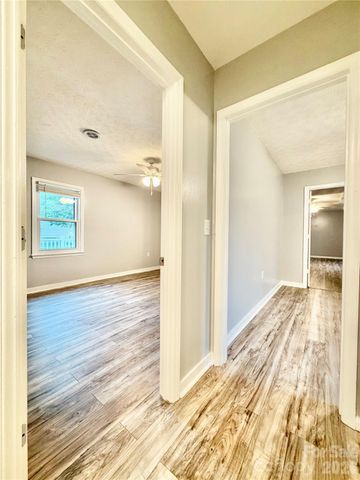 1586 Kenlane Drive, Hickory, NC 28601