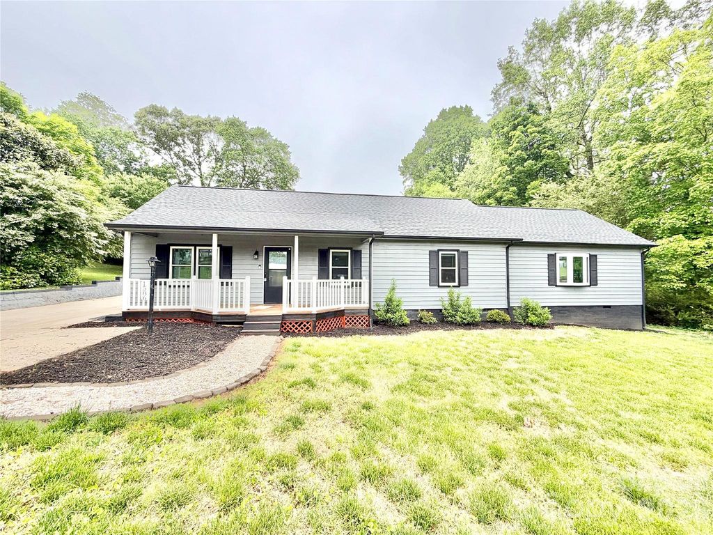 1586 Kenlane Drive, Hickory, NC 28601