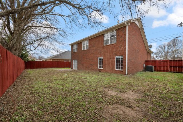 1753 Auburn Ln, Columbia, TN 38401