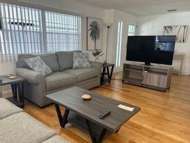 113 NW 52nd Ct, Deerfield Beach, FL 33064