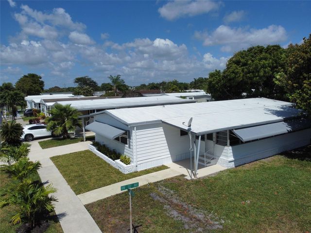 113 NW 52nd Ct, Deerfield Beach, FL 33064