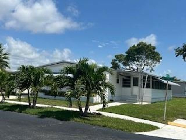 113 NW 52nd Ct, Deerfield Beach, FL 33064