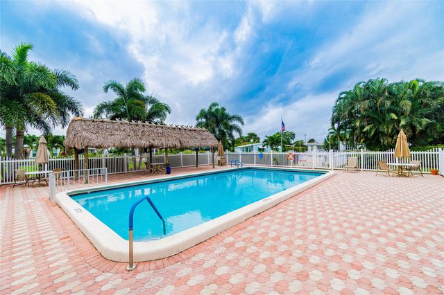 113 NW 52nd Ct, Deerfield Beach, FL 33064
