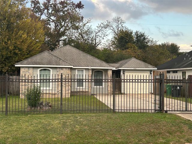 11106 Clark Road, Houston, TX 77076