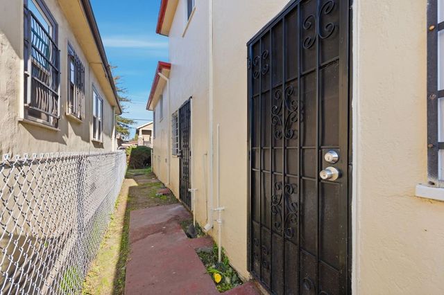 1442 92nd Avenue, Oakland, CA 94603