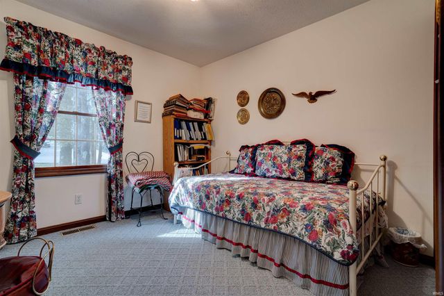 1084 W Star Circle, Santa Claus, IN 47579