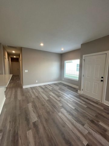 12130-12132 W 33rd St N, Wichita, KS 67205