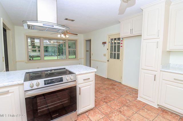 18899 Midway Road, Terry, MS 39170