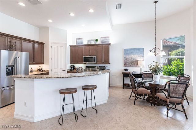 7863 Valencia CT, Naples, FL 34113