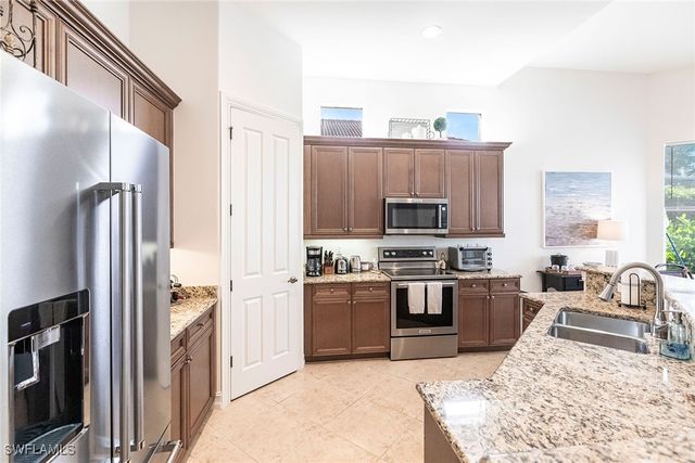 7863 Valencia CT, Naples, FL 34113