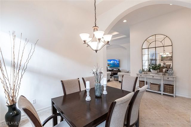 7863 Valencia CT, Naples, FL 34113