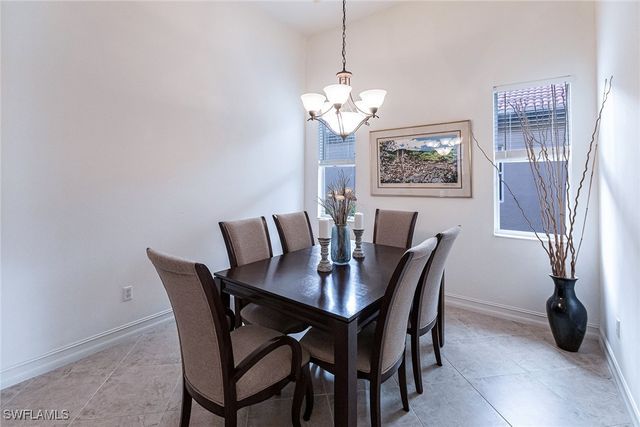 7863 Valencia CT, Naples, FL 34113