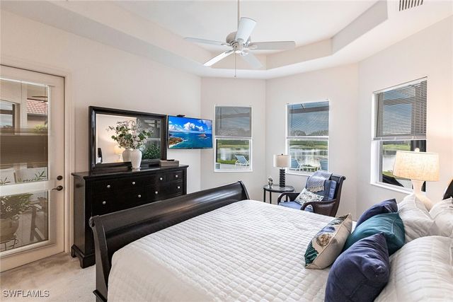 7863 Valencia CT, Naples, FL 34113