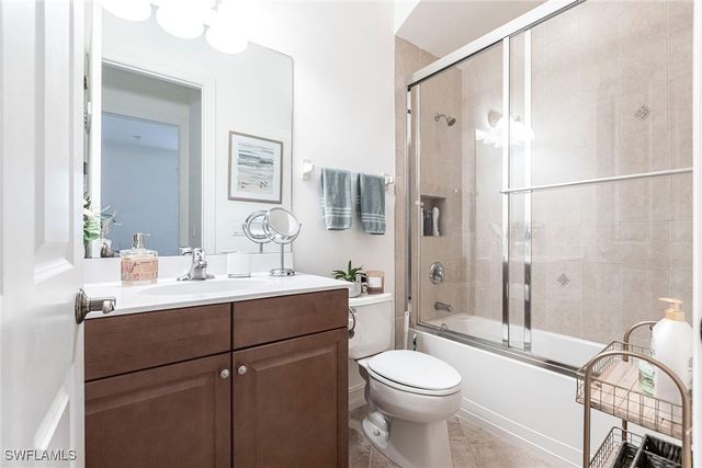 7863 Valencia CT, Naples, FL 34113