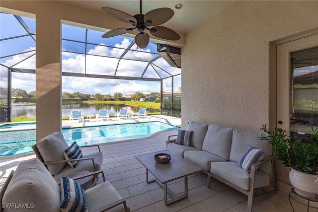 7863 Valencia CT, Naples, FL 34113