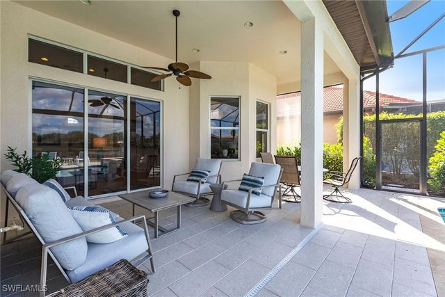 7863 Valencia CT, Naples, FL 34113