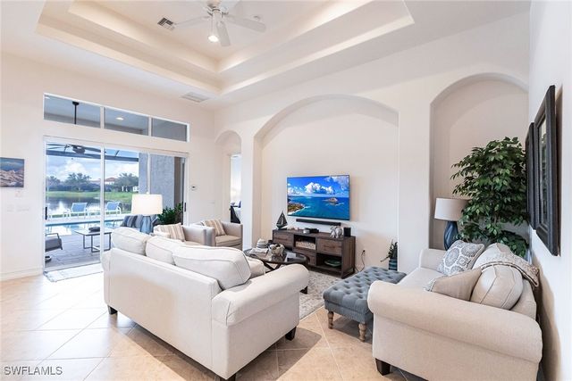 7863 Valencia CT, Naples, FL 34113