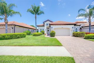 7863 Valencia CT, Naples, FL 34113
