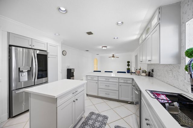 6934 Grapeview Boulevard, The Acreage, FL 33470