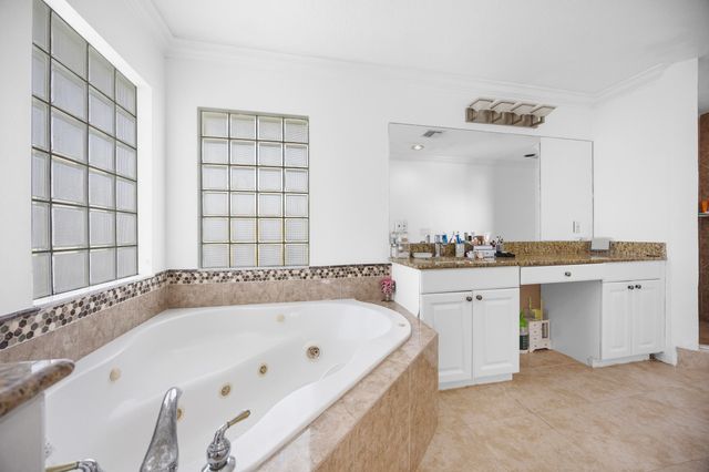 6934 Grapeview Boulevard, The Acreage, FL 33470