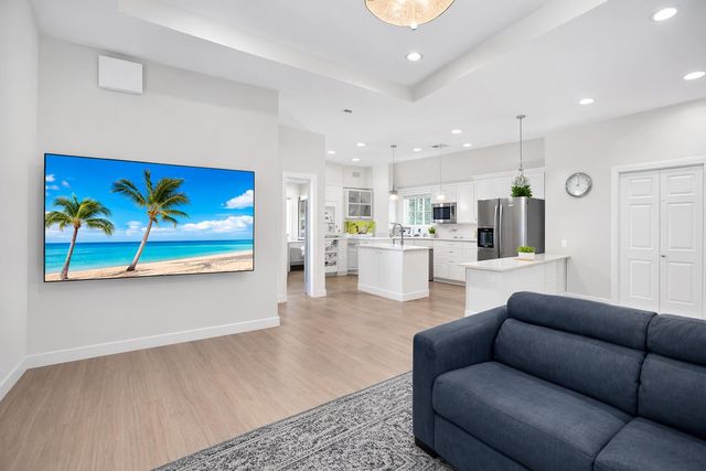 6934 Grapeview Boulevard, The Acreage, FL 33470