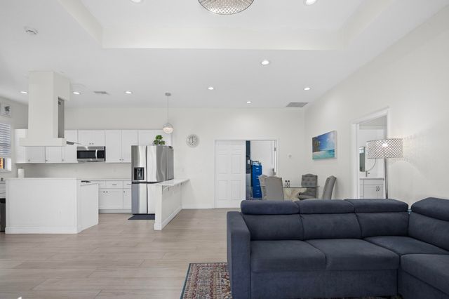 6934 Grapeview Boulevard, The Acreage, FL 33470