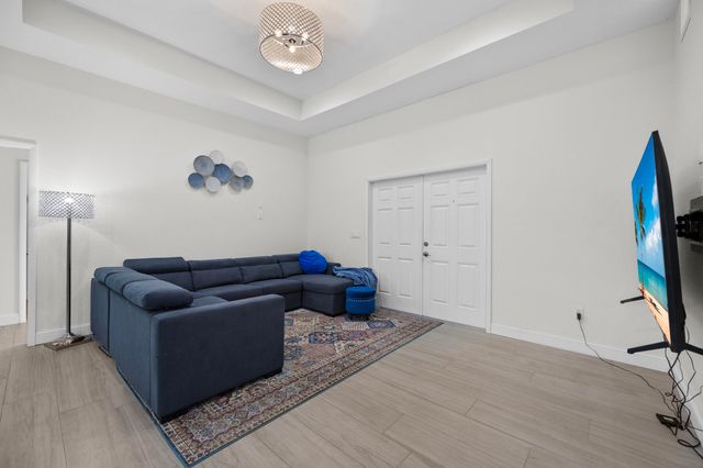 6934 Grapeview Boulevard, The Acreage, FL 33470