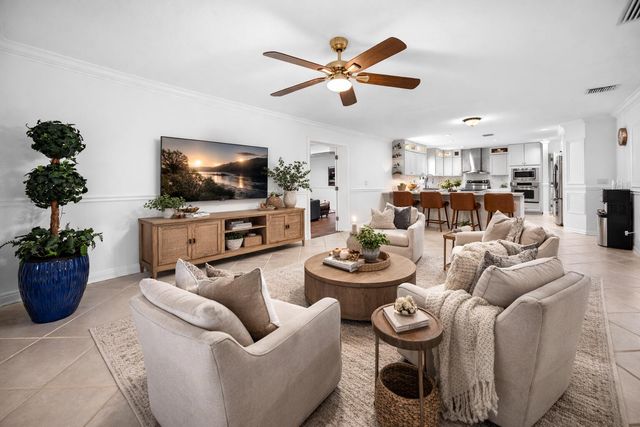 6934 Grapeview Boulevard, The Acreage, FL 33470