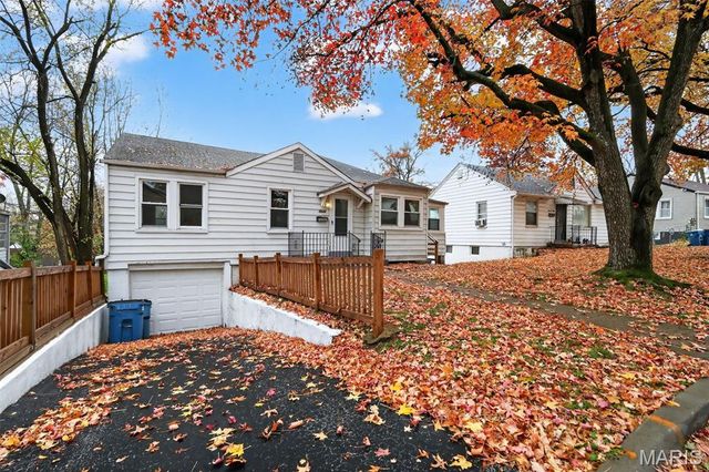 7046 Roslyn Drive, St Louis, MO 63136