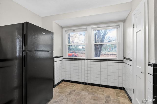 7046 Roslyn Drive, St Louis, MO 63136