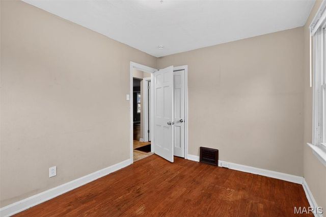 7046 Roslyn Drive, St Louis, MO 63136