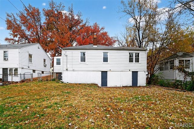 7046 Roslyn Drive, St Louis, MO 63136