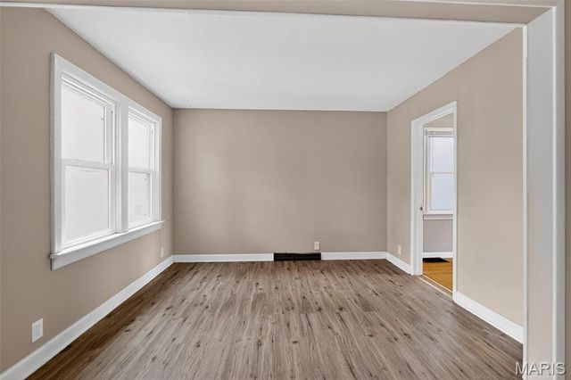 7046 Roslyn Drive, St Louis, MO 63136